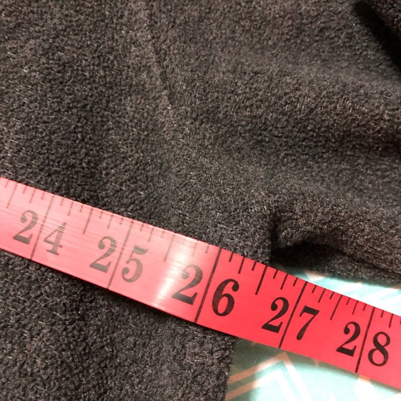 🔥 LAST CHANCE 🔥
Old Navy Pullover w/ Zipper - Picture 12 of 13